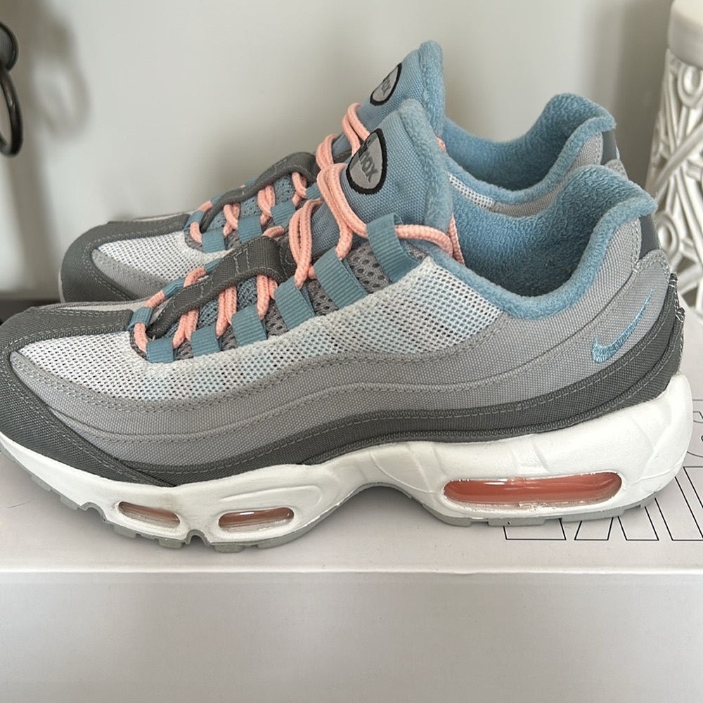 Nike Women's Sneakers Gray and Pink